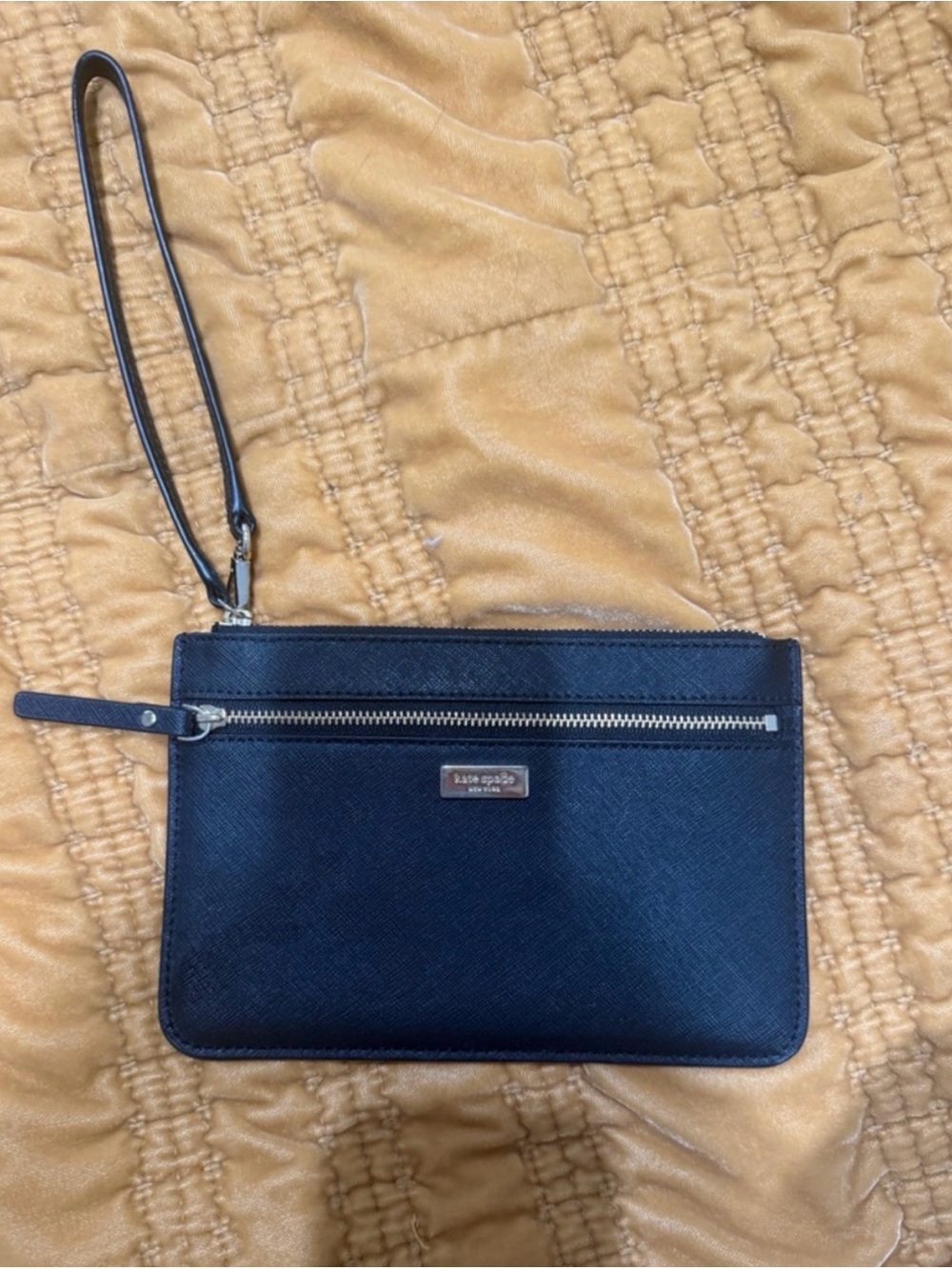 NWOT Kate Spade laurel way Black Wristlet Clutch - Picture 2 of 5
